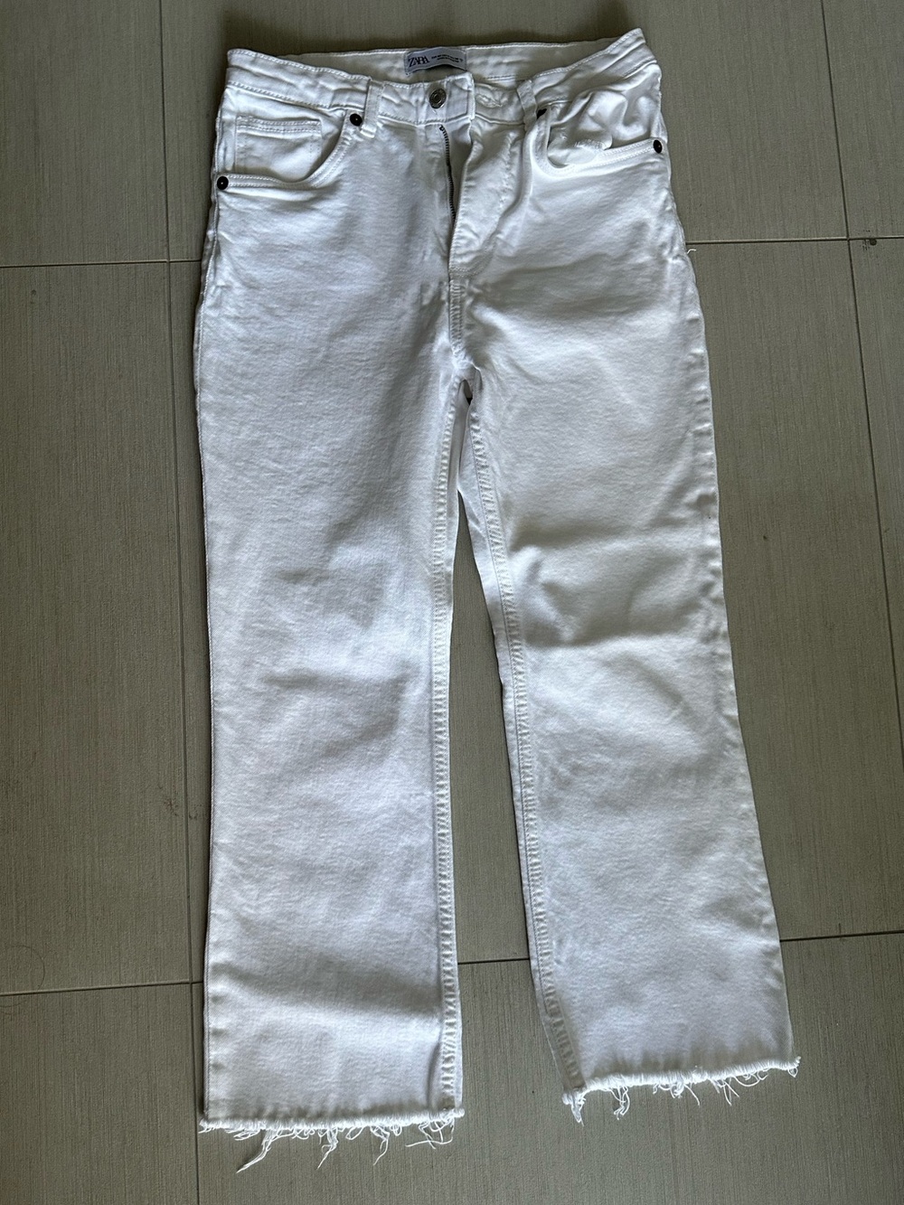 Zara White Women's Straight-Leg Jeans with Raw Hem